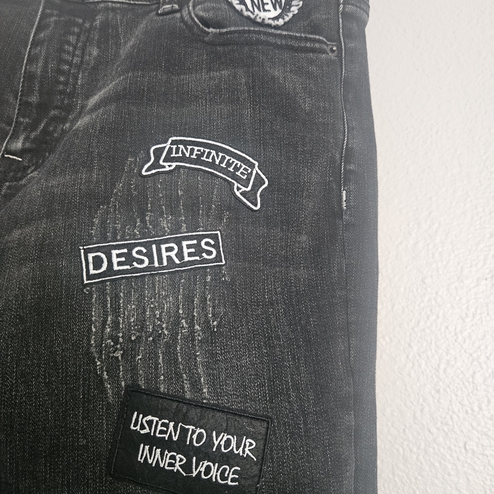 Sleek Black Graphic Patches Skinny Jeans Essential Style - Picture 2 of 7